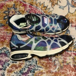 Nike men’s shoes size 9.5 brand new without box